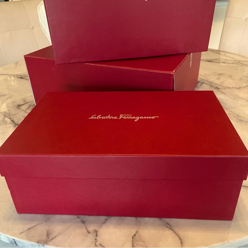 Salvatore Ferragamo sneakers box